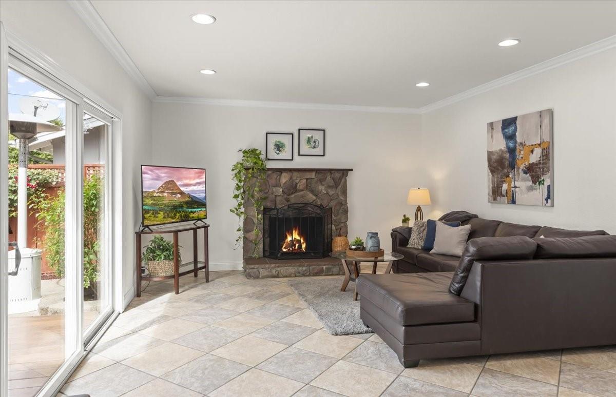 Detail Gallery Image 21 of 55 For 5545 Laura Dr, San Jose,  CA 95124 - 3 Beds | 2 Baths