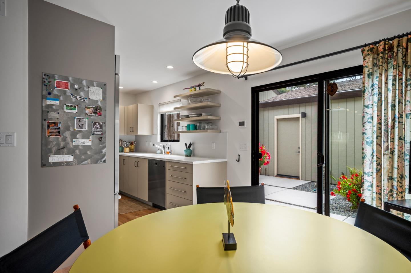 Detail Gallery Image 12 of 32 For 1103 Heather Ln, Pacific Grove,  CA 93950 - 3 Beds | 2/1 Baths