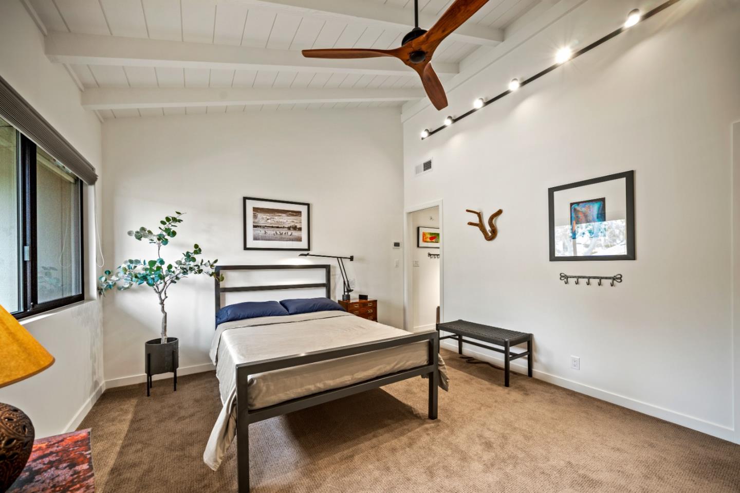 Detail Gallery Image 17 of 32 For 1103 Heather Ln, Pacific Grove,  CA 93950 - 3 Beds | 2/1 Baths