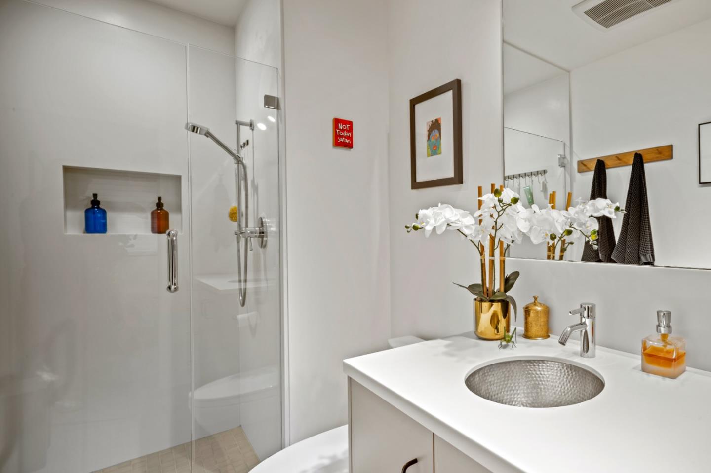 Detail Gallery Image 21 of 32 For 1103 Heather Ln, Pacific Grove,  CA 93950 - 3 Beds | 2/1 Baths