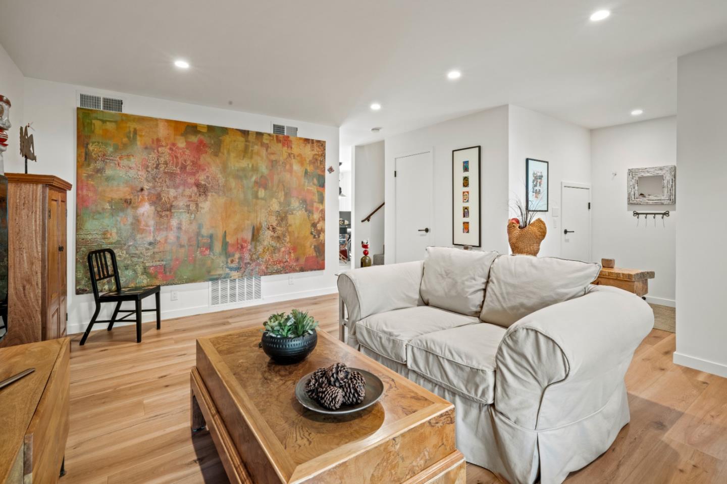 Detail Gallery Image 4 of 32 For 1103 Heather Ln, Pacific Grove,  CA 93950 - 3 Beds | 2/1 Baths