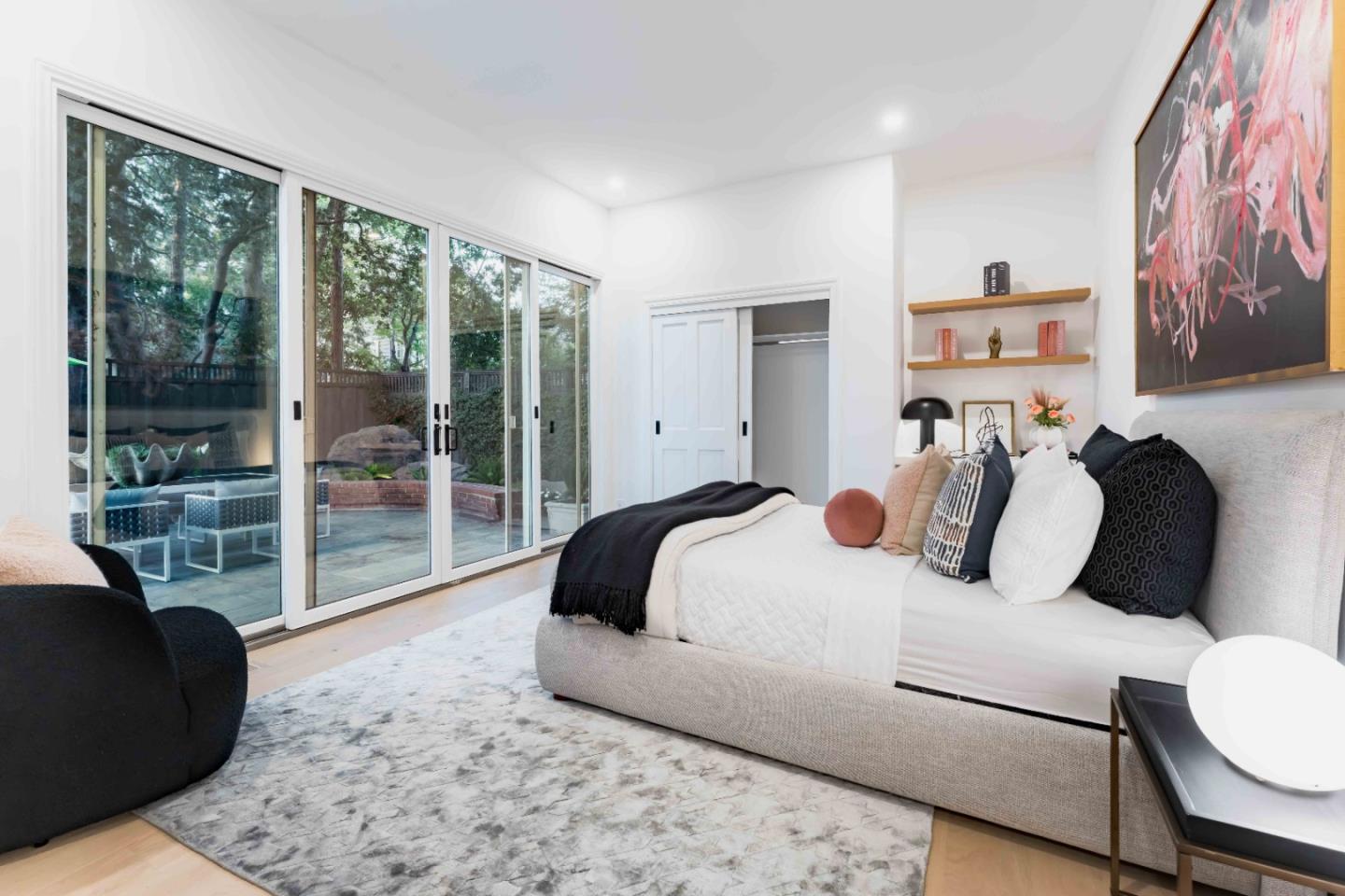 Detail Gallery Image 14 of 32 For 271 Stratford Pl, Los Altos,  CA 94022 - 5 Beds | 3/1 Baths