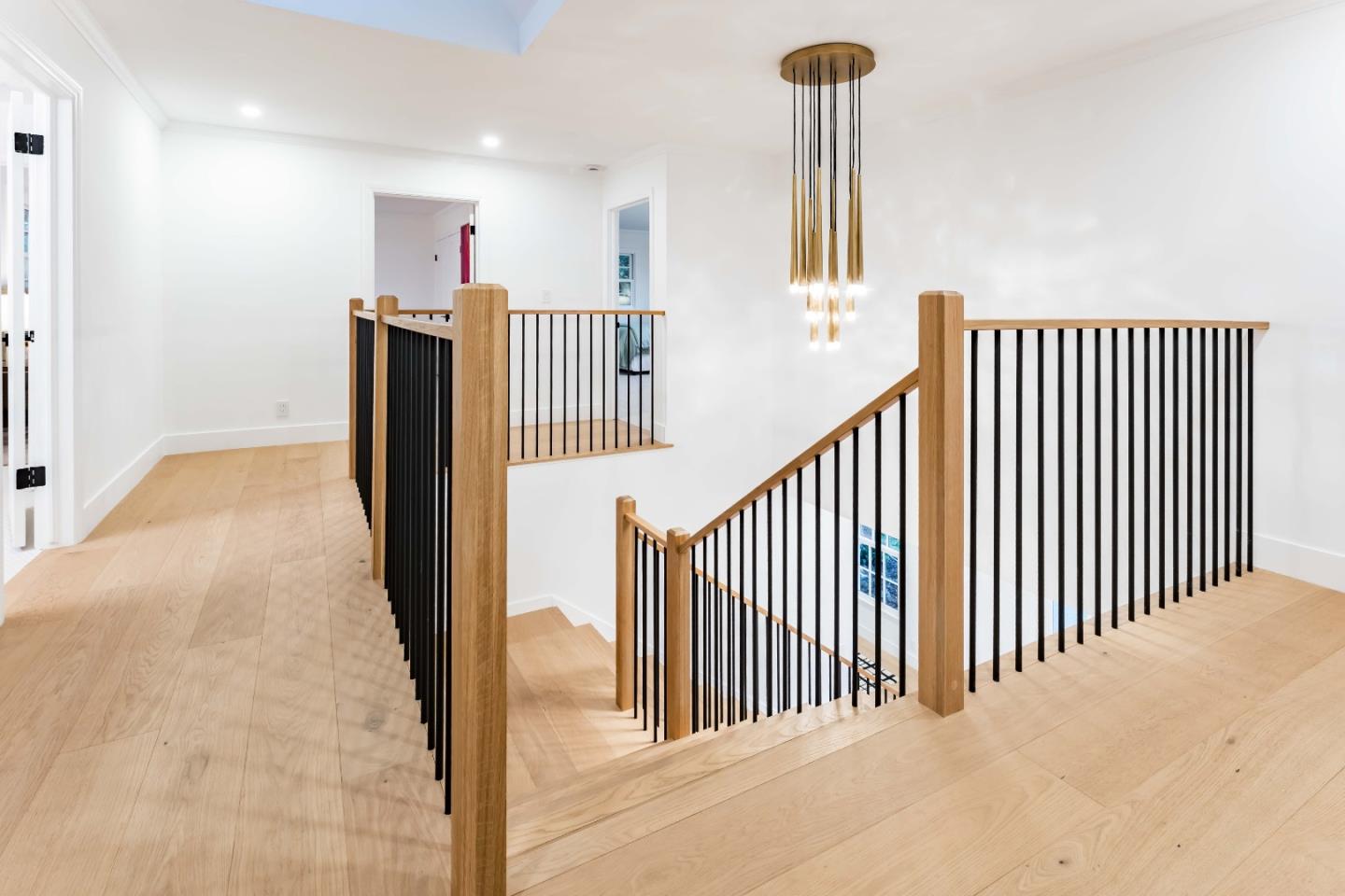 Detail Gallery Image 18 of 32 For 271 Stratford Pl, Los Altos,  CA 94022 - 5 Beds | 3/1 Baths