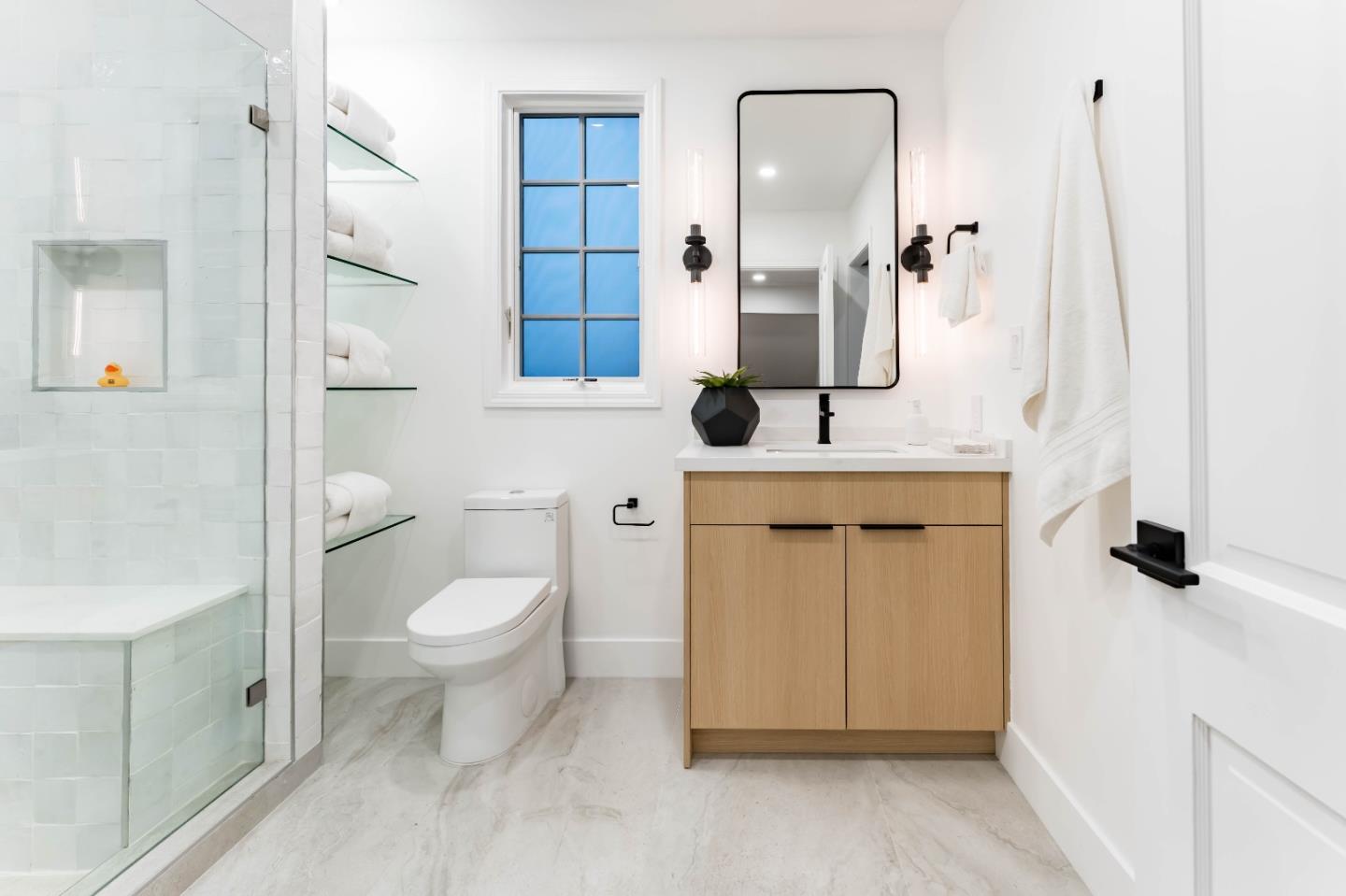 Detail Gallery Image 27 of 32 For 271 Stratford Pl, Los Altos,  CA 94022 - 5 Beds | 3/1 Baths