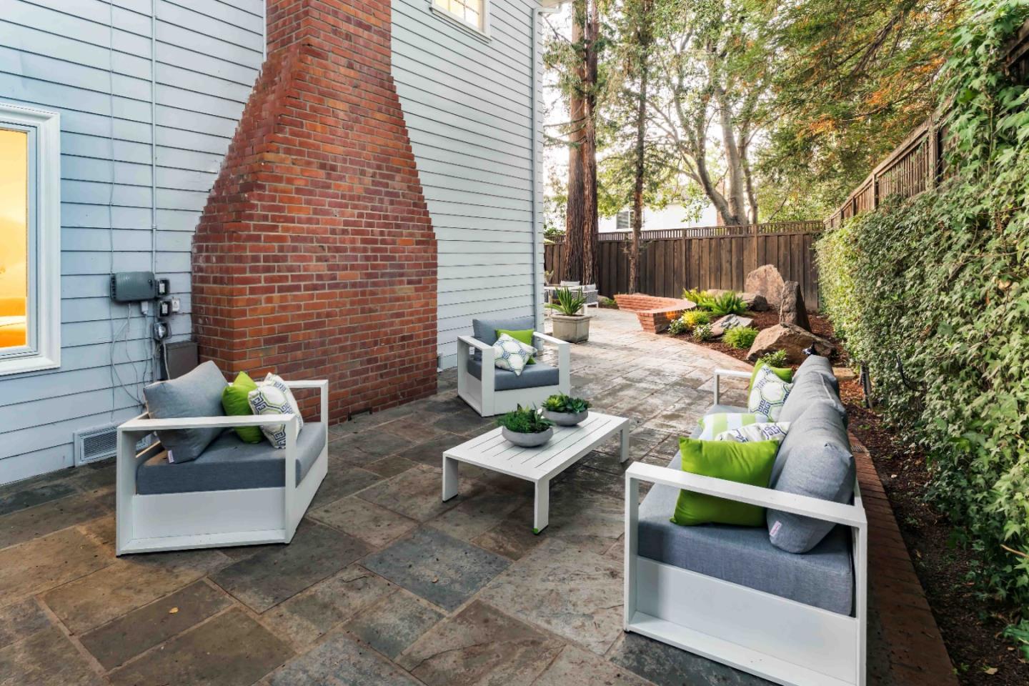 Detail Gallery Image 32 of 32 For 271 Stratford Pl, Los Altos,  CA 94022 - 5 Beds | 3/1 Baths