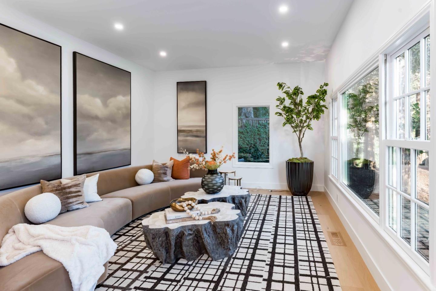 Detail Gallery Image 4 of 32 For 271 Stratford Pl, Los Altos,  CA 94022 - 5 Beds | 3/1 Baths