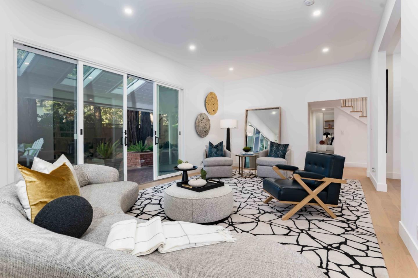 Detail Gallery Image 7 of 32 For 271 Stratford Pl, Los Altos,  CA 94022 - 5 Beds | 3/1 Baths