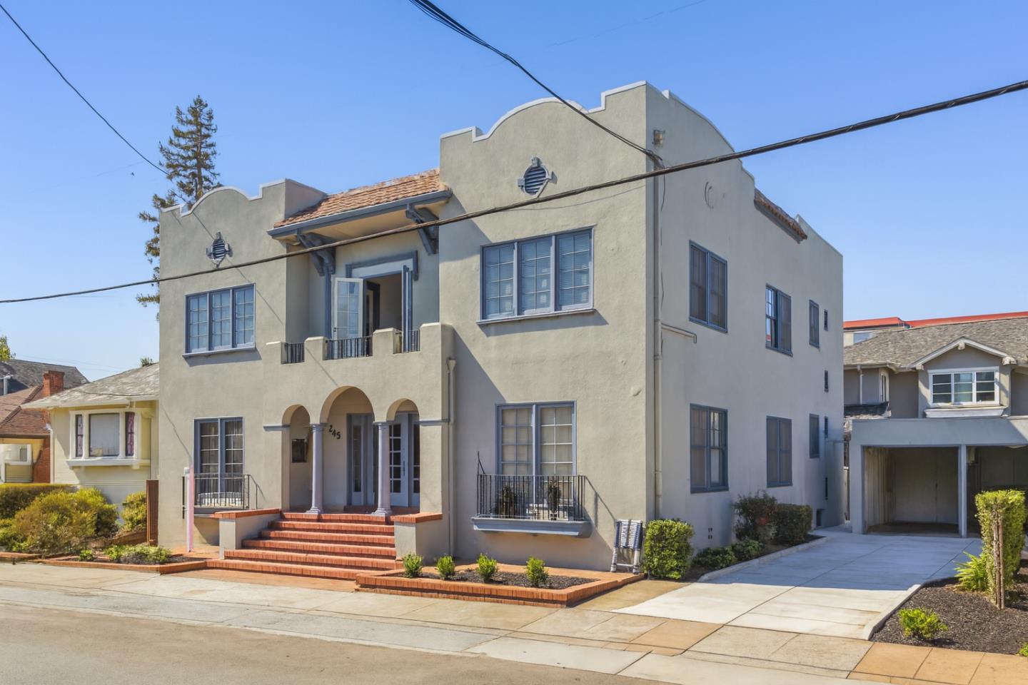 Detail Gallery Image 3 of 6 For 245 Grand Blvd, San Mateo,  CA 94401 - 4 Beds | 4 Baths