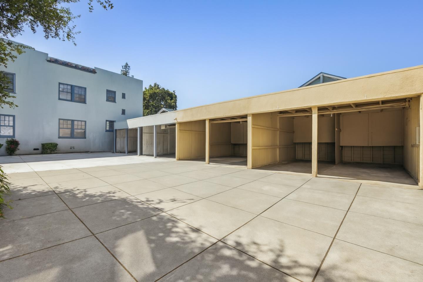 Detail Gallery Image 4 of 6 For 245 Grand Blvd, San Mateo,  CA 94401 - 4 Beds | 4 Baths