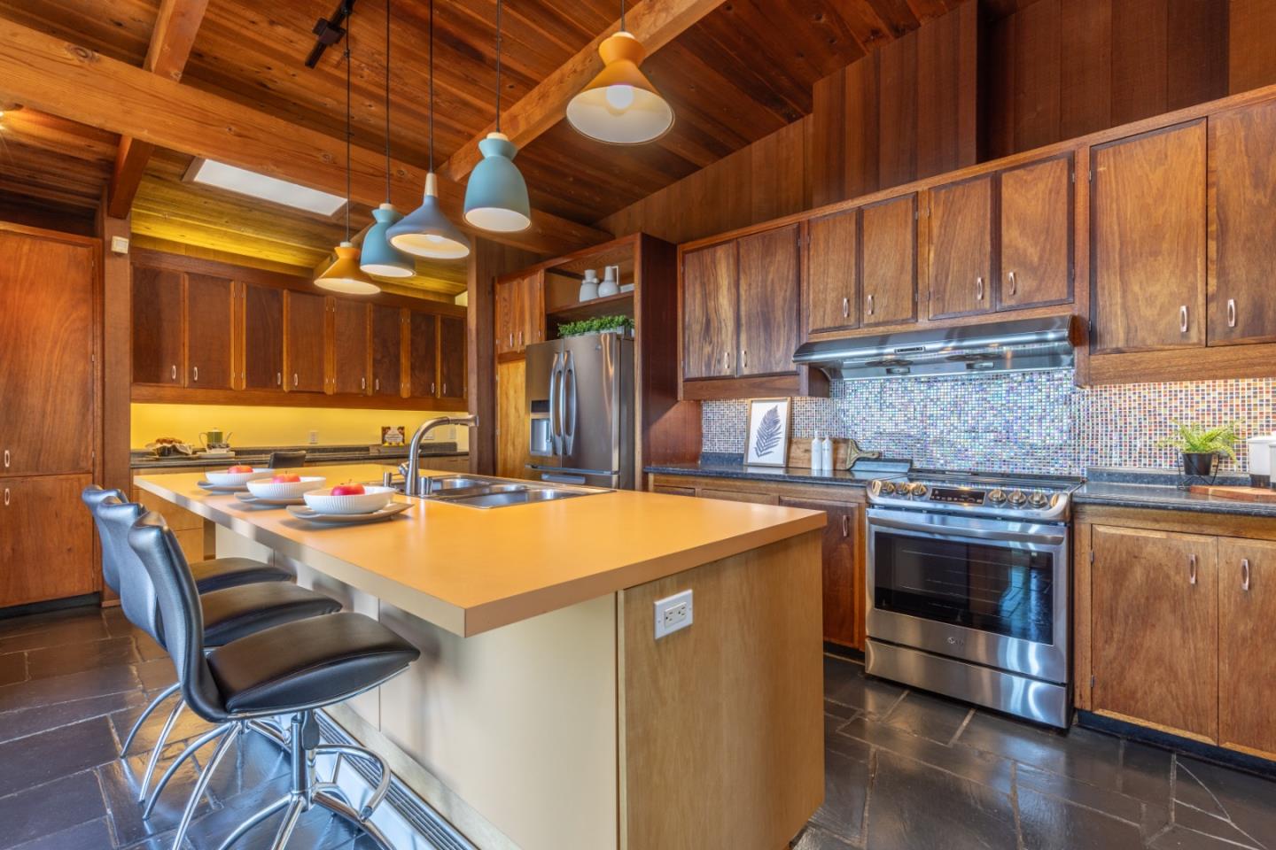 Detail Gallery Image 6 of 55 For 800 Rancho Prieta Rd, Los Gatos,  CA 95033 - 5 Beds | 3/2 Baths