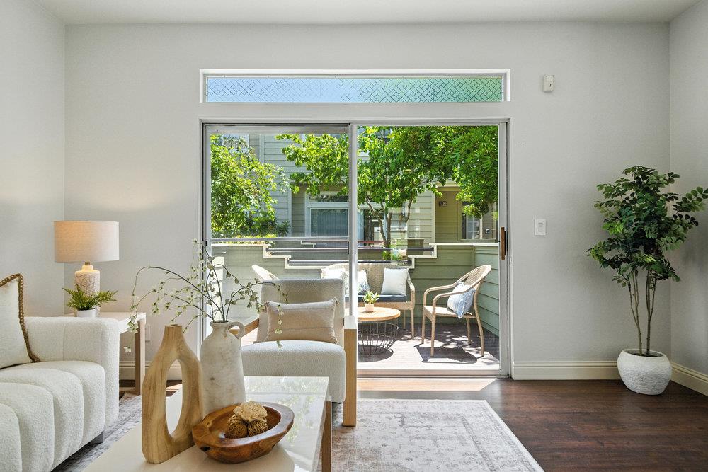 Detail Gallery Image 10 of 67 For 1151 La Rochelle Ter #G,  Sunnyvale,  CA 94089 - 3 Beds | 2/1 Baths