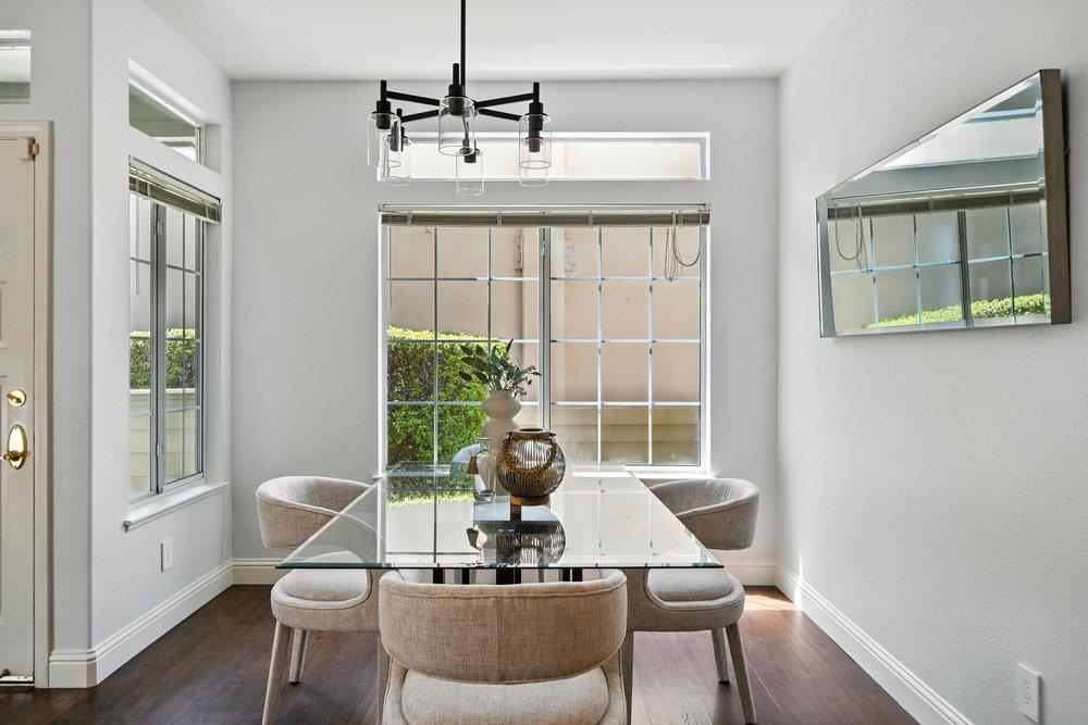 Detail Gallery Image 13 of 67 For 1151 La Rochelle Ter #G,  Sunnyvale,  CA 94089 - 3 Beds | 2/1 Baths