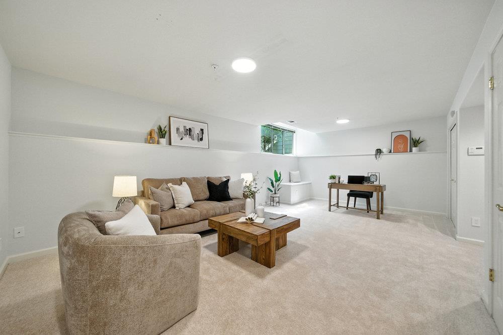 Detail Gallery Image 29 of 67 For 1151 La Rochelle Ter #G,  Sunnyvale,  CA 94089 - 3 Beds | 2/1 Baths