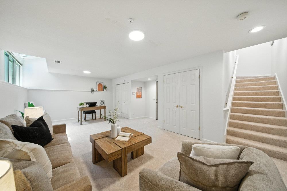 Detail Gallery Image 30 of 67 For 1151 La Rochelle Ter #G,  Sunnyvale,  CA 94089 - 3 Beds | 2/1 Baths