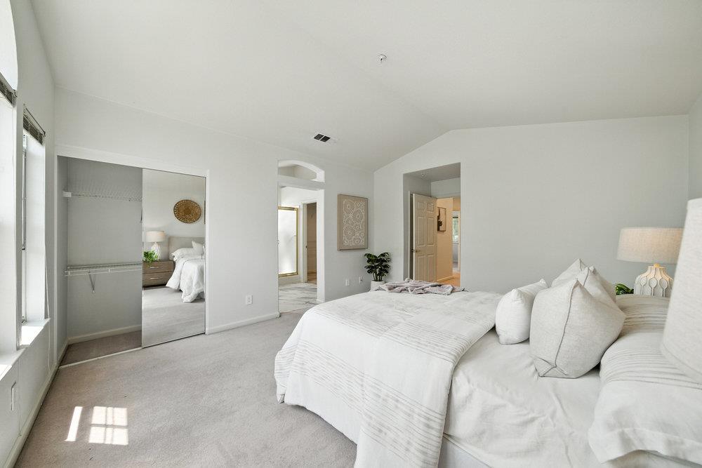 Detail Gallery Image 34 of 67 For 1151 La Rochelle Ter #G,  Sunnyvale,  CA 94089 - 3 Beds | 2/1 Baths