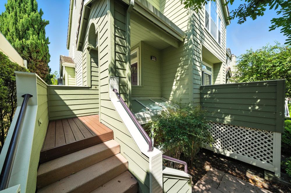 Detail Gallery Image 4 of 67 For 1151 La Rochelle Ter #G,  Sunnyvale,  CA 94089 - 3 Beds | 2/1 Baths