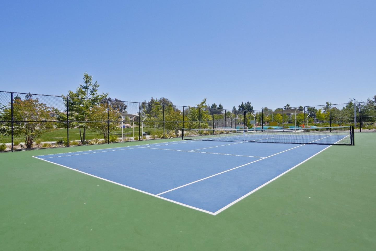 Detail Gallery Image 60 of 67 For 1151 La Rochelle Ter #G,  Sunnyvale,  CA 94089 - 3 Beds | 2/1 Baths