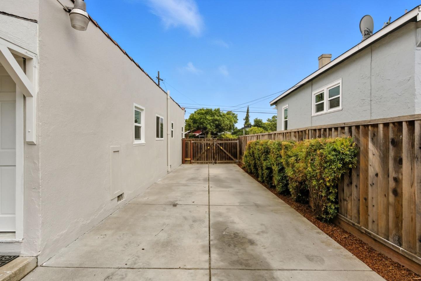 Detail Gallery Image 23 of 31 For 1493 Sanborn Ave, San Jose,  CA 95110 - 2 Beds | 1 Baths