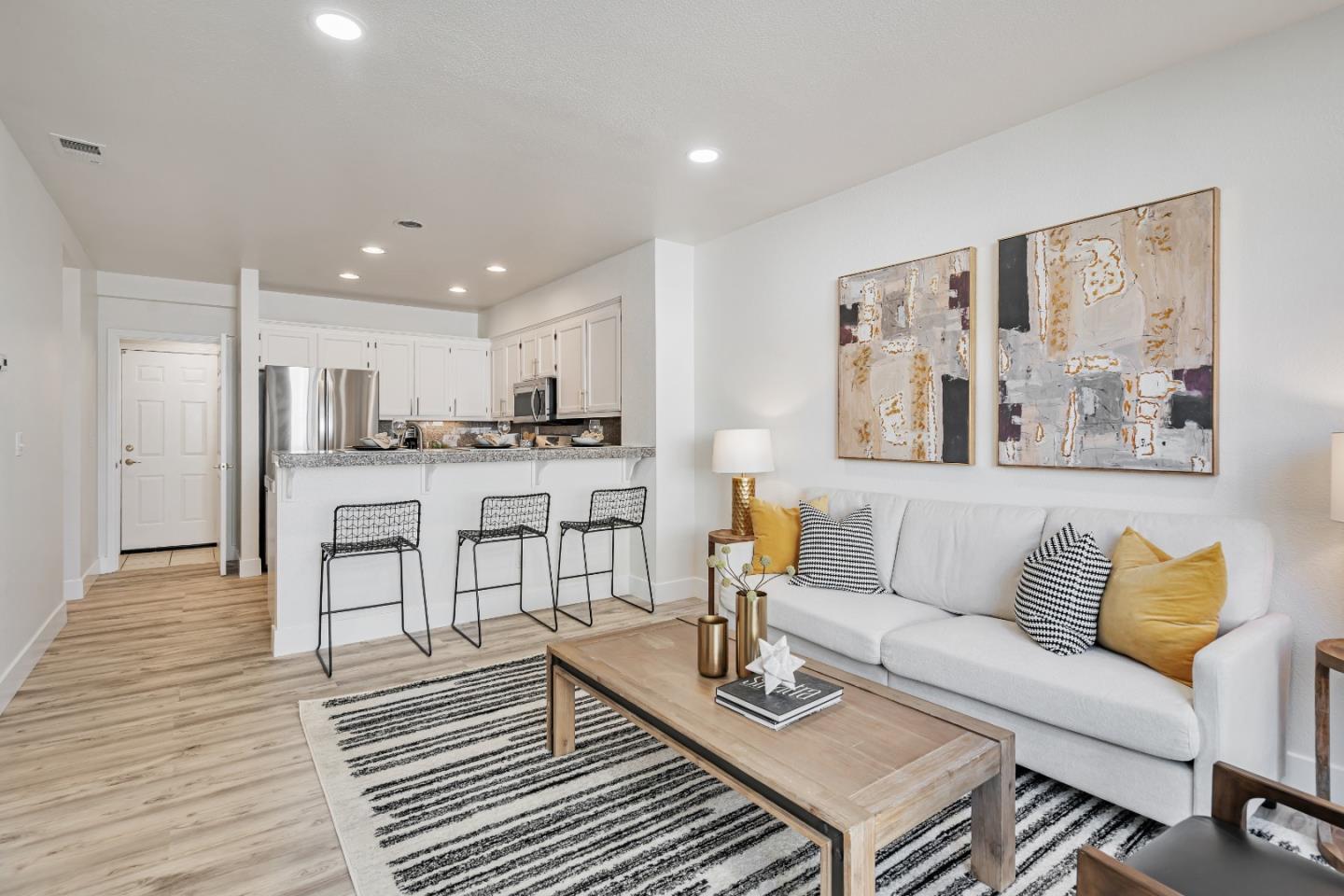 Detail Gallery Image 9 of 31 For 3697 Jasmine Cir, San Jose,  CA 95135 - 3 Beds | 2/1 Baths