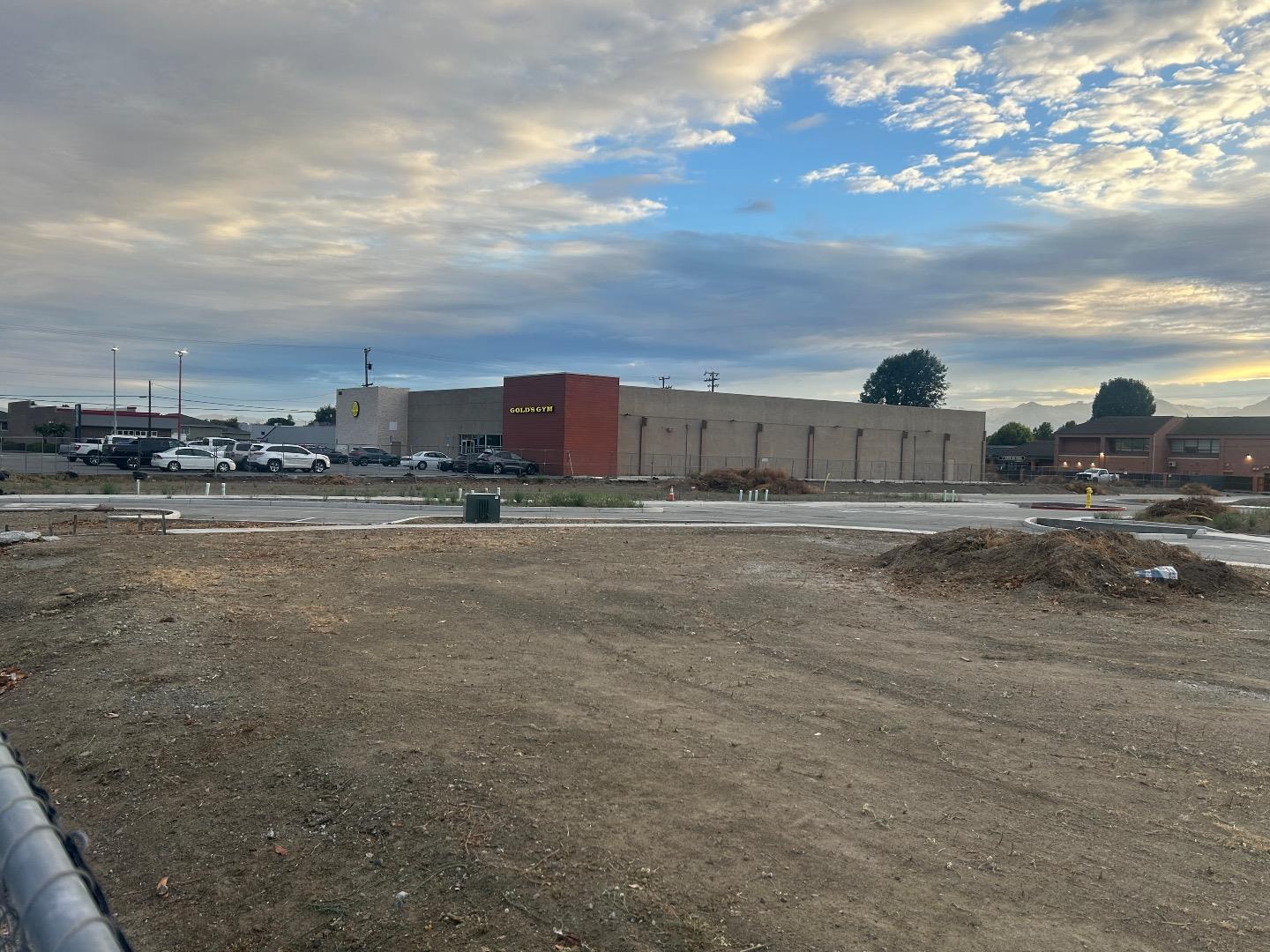 Detail Gallery Image 2 of 2 For 1565 Cushman St, Hollister,  CA 95023 - – Beds | – Baths