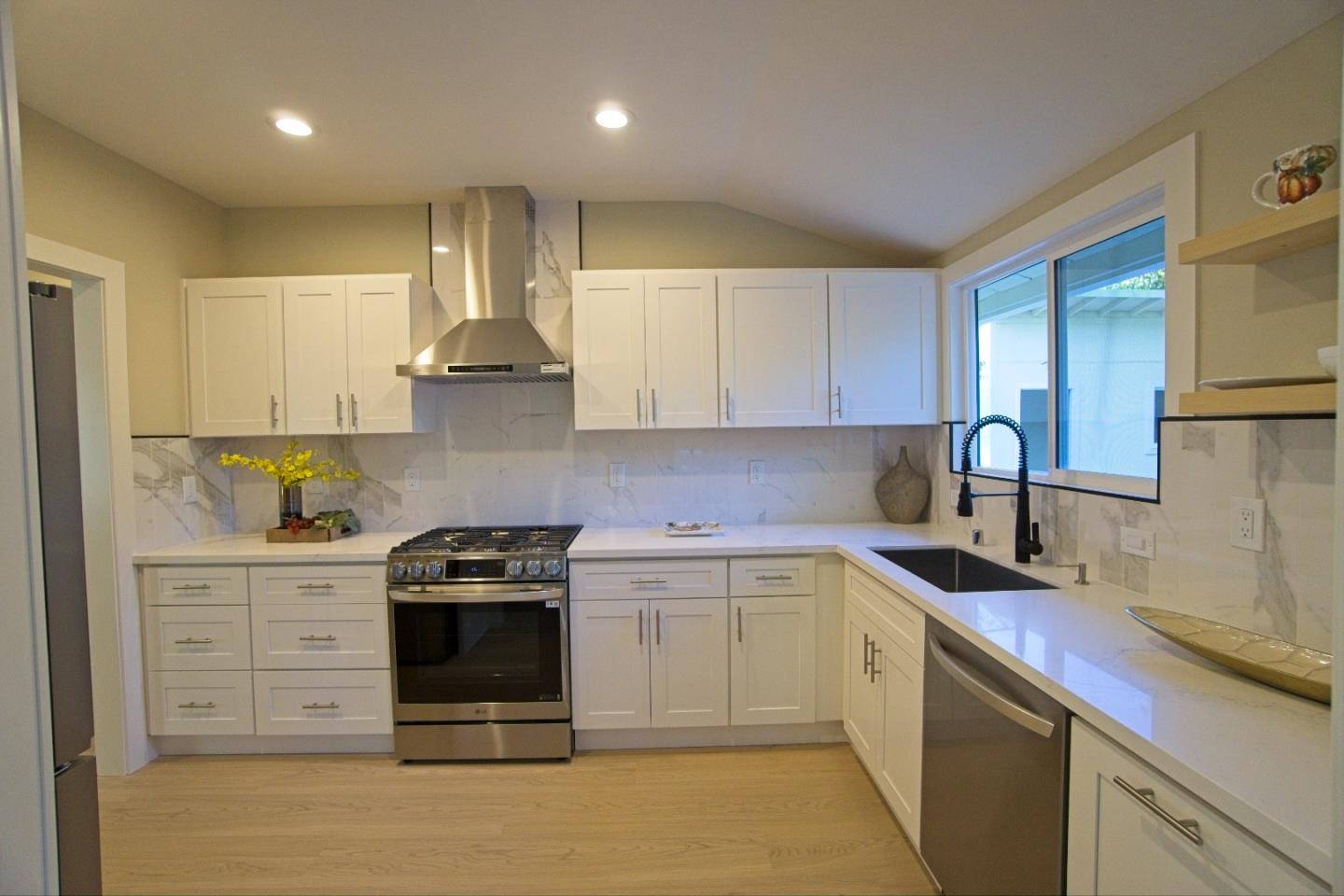 Detail Gallery Image 11 of 25 For 19251 Phil Ln, Cupertino,  CA 95014 - 3 Beds | 2 Baths