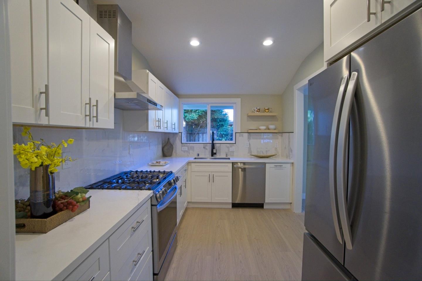Detail Gallery Image 12 of 25 For 19251 Phil Ln, Cupertino,  CA 95014 - 3 Beds | 2 Baths