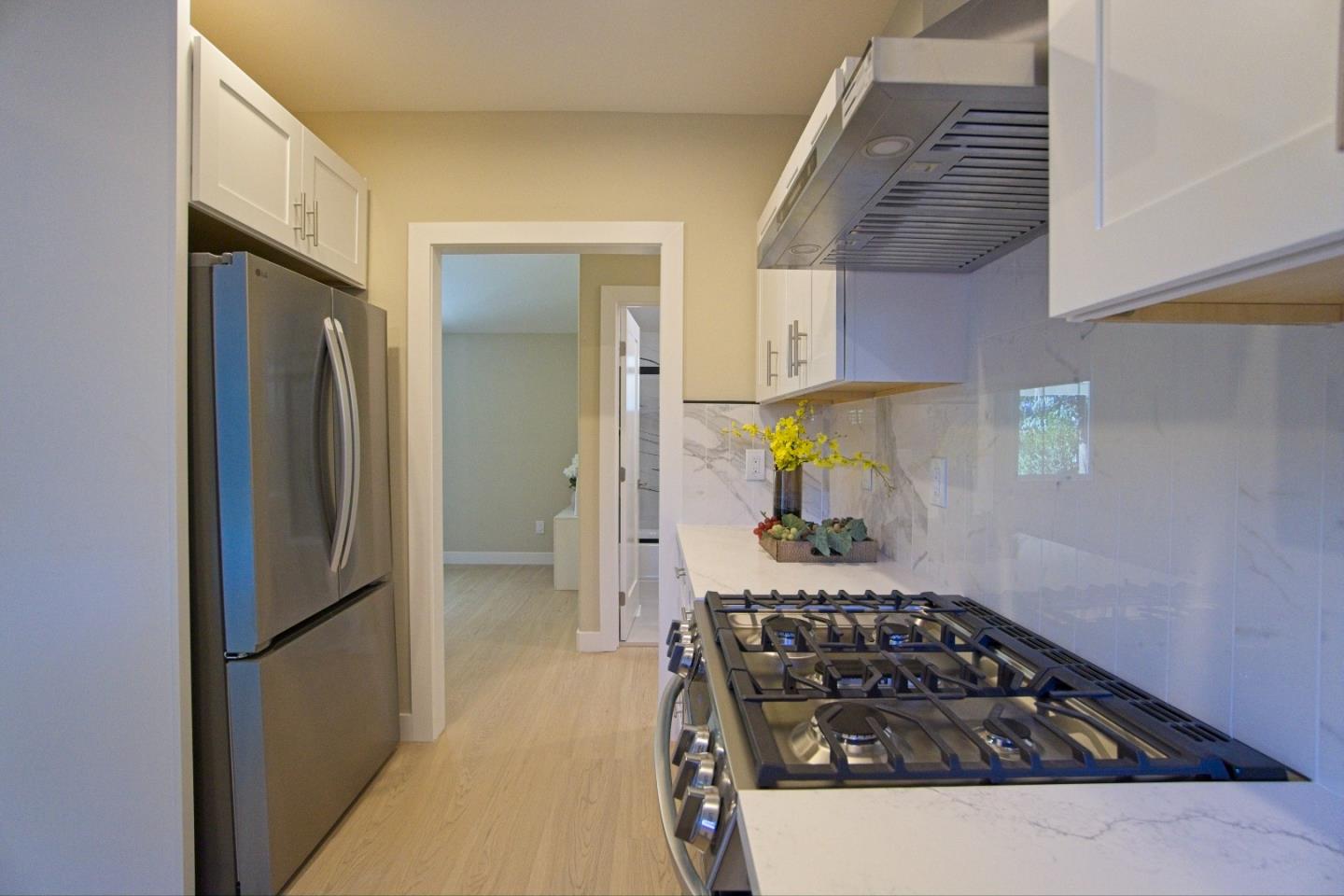 Detail Gallery Image 13 of 25 For 19251 Phil Ln, Cupertino,  CA 95014 - 3 Beds | 2 Baths