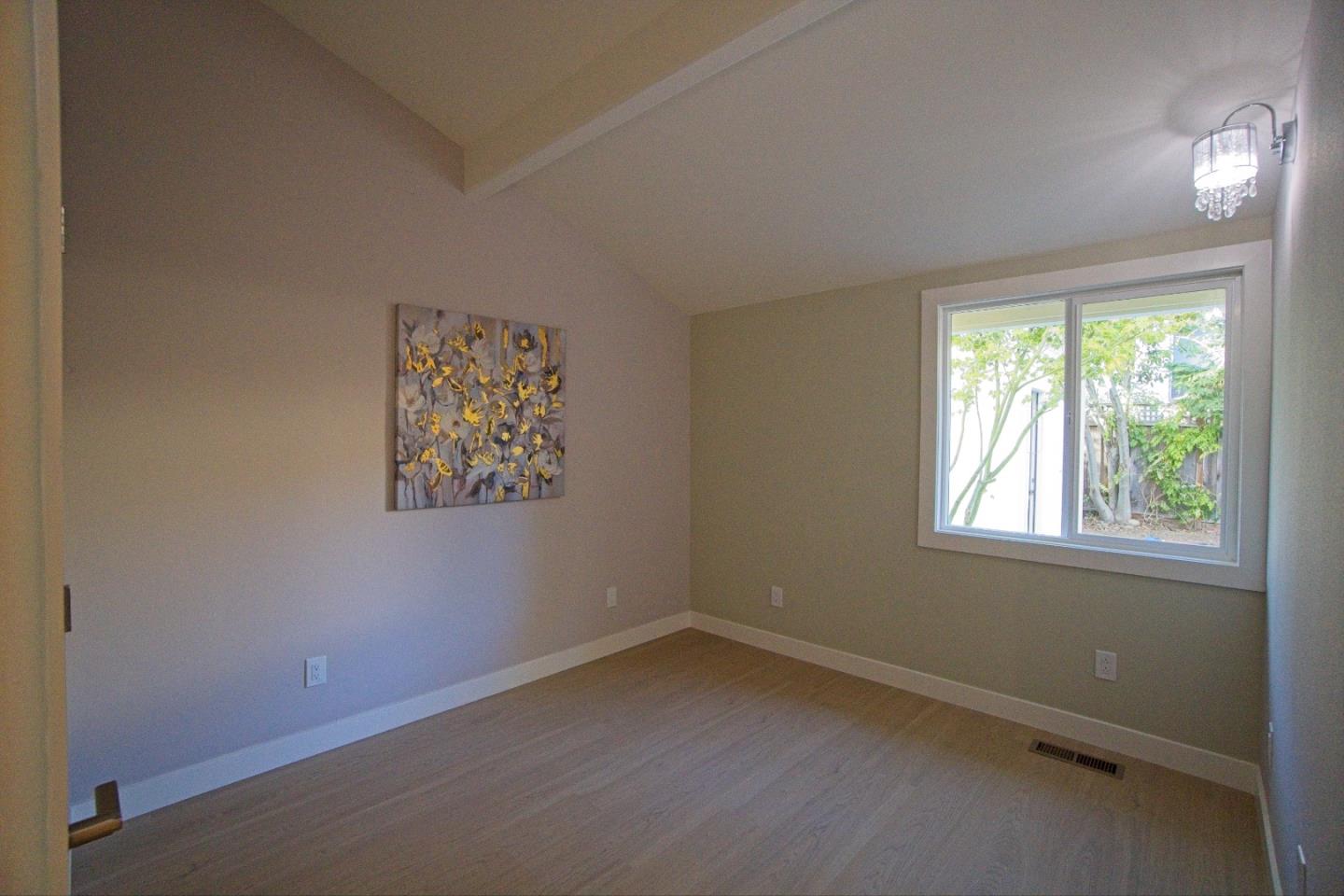 Detail Gallery Image 18 of 25 For 19251 Phil Ln, Cupertino,  CA 95014 - 3 Beds | 2 Baths