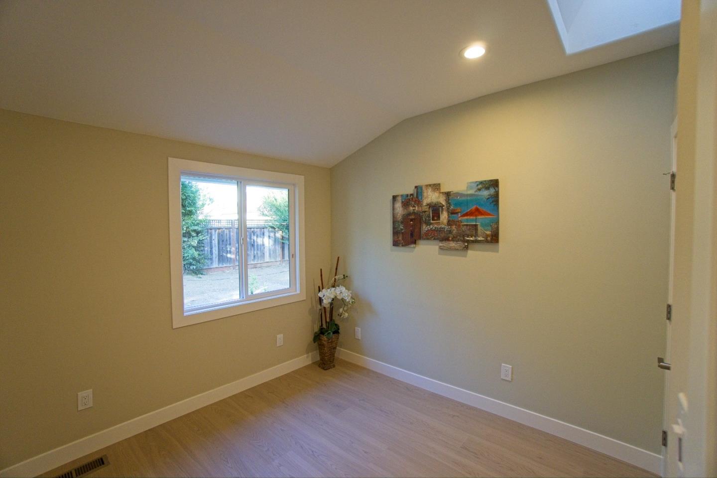 Detail Gallery Image 19 of 25 For 19251 Phil Ln, Cupertino,  CA 95014 - 3 Beds | 2 Baths