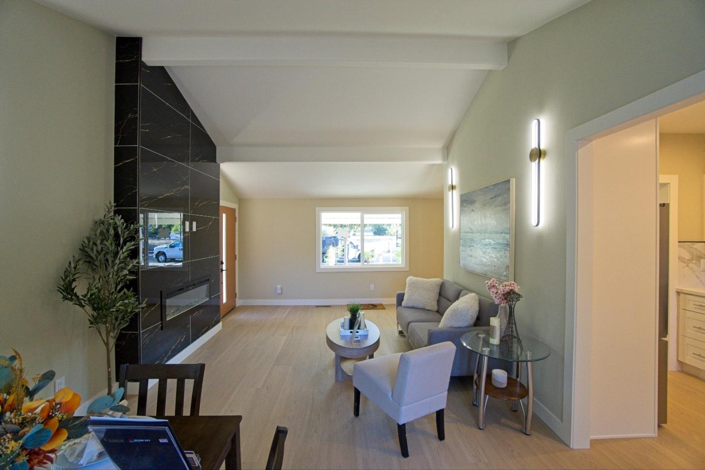 Detail Gallery Image 9 of 25 For 19251 Phil Ln, Cupertino,  CA 95014 - 3 Beds | 2 Baths