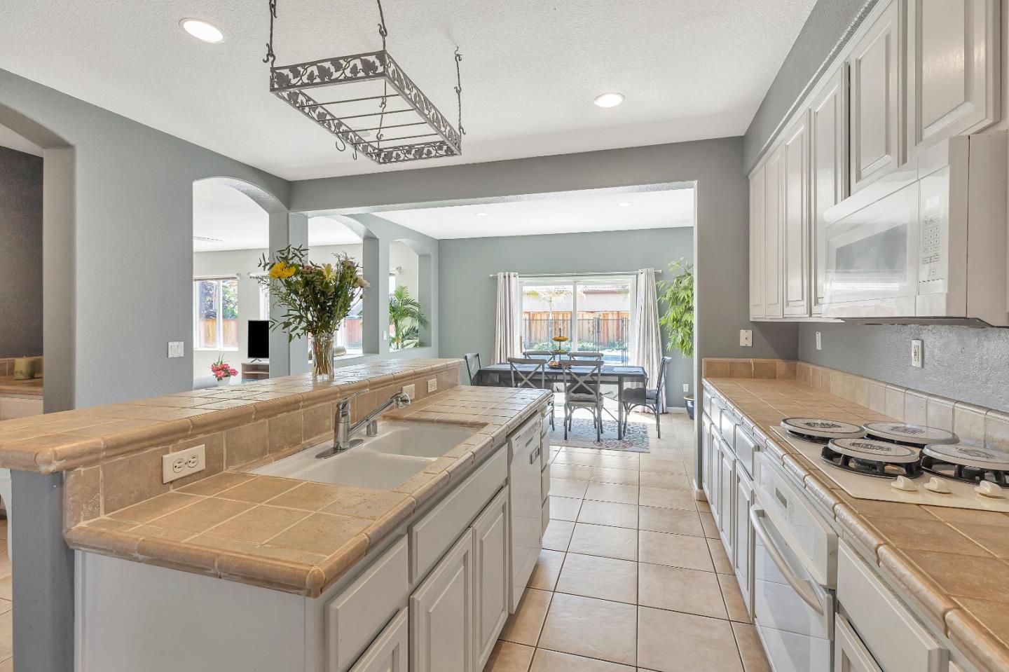 Detail Gallery Image 12 of 35 For 6457 Sonora Pass Way, Rocklin,  CA 95765 - 5 Beds | 3 Baths