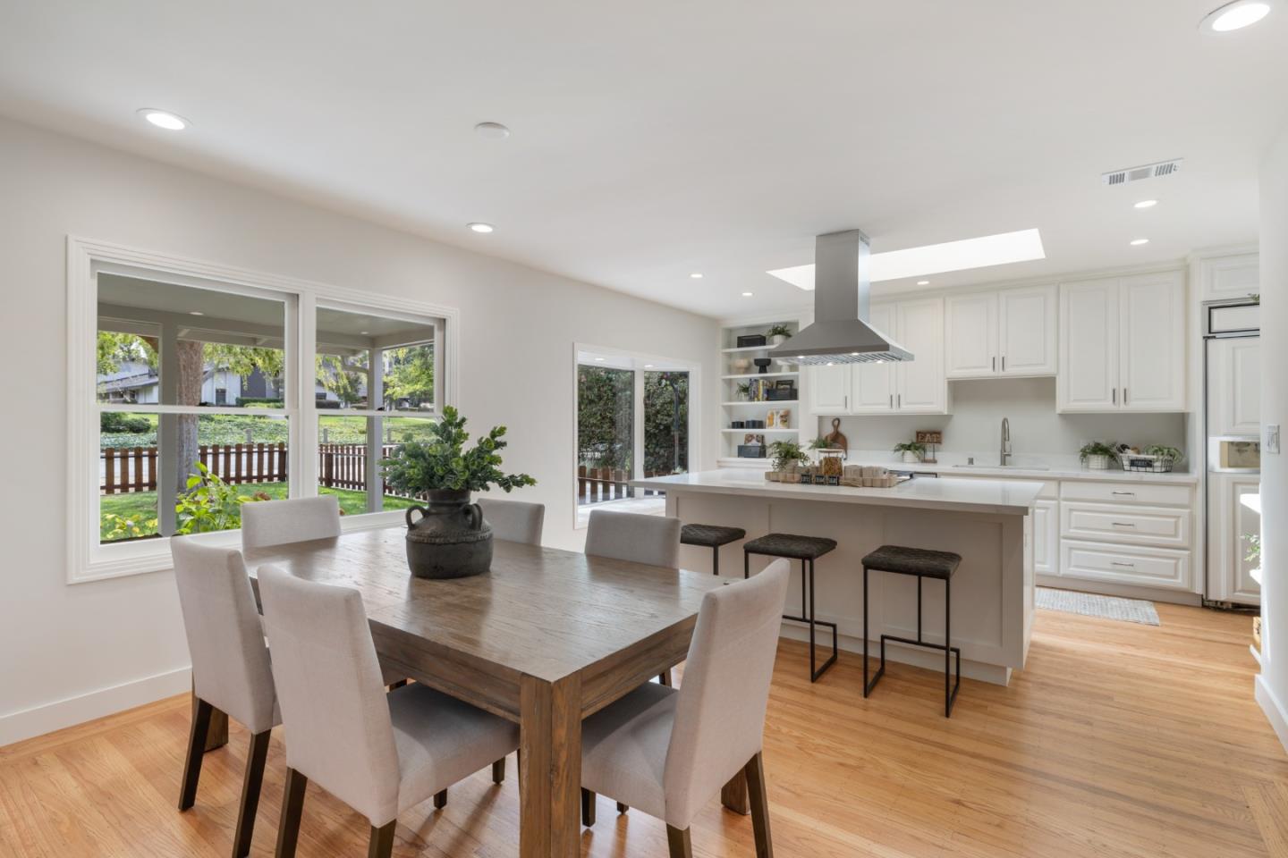 Detail Gallery Image 6 of 21 For 141 Jordan Ave, Los Altos,  CA 94022 - 3 Beds | 2 Baths