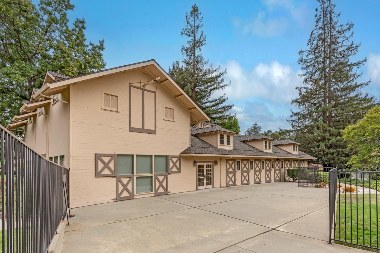 Detail Gallery Image 33 of 48 For 10961 Kester Dr, Cupertino,  CA 95014 - 2 Beds | 2 Baths