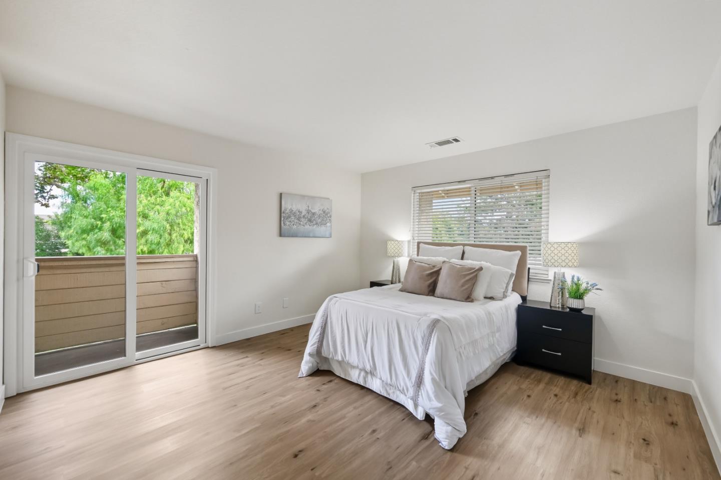 Detail Gallery Image 11 of 28 For 303 Garden Cmn, Livermore,  CA 94551 - 2 Beds | 2/1 Baths