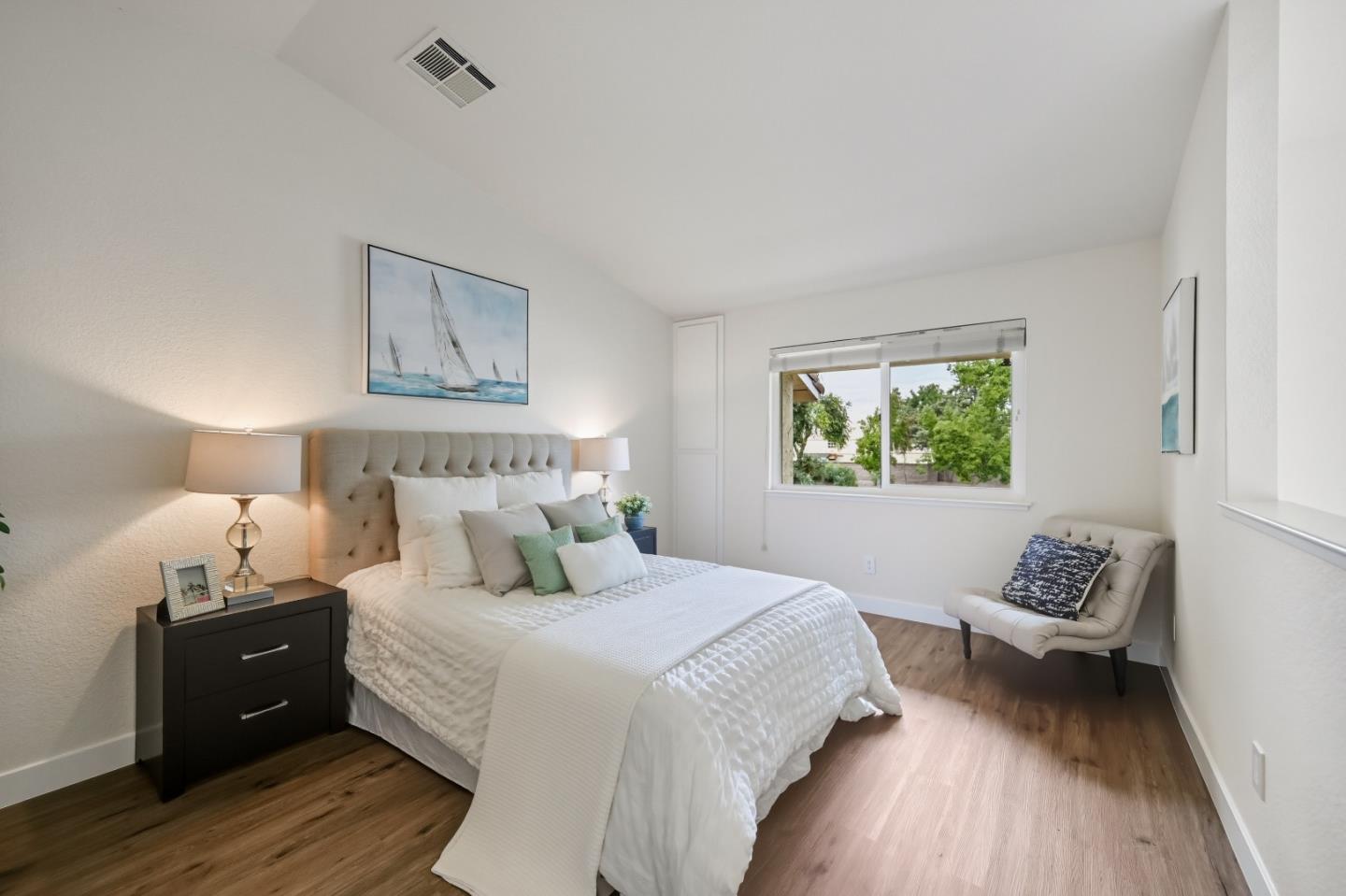 Detail Gallery Image 14 of 28 For 303 Garden Cmn, Livermore,  CA 94551 - 2 Beds | 2/1 Baths