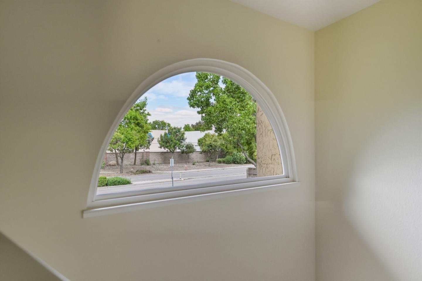 Detail Gallery Image 16 of 28 For 303 Garden Cmn, Livermore,  CA 94551 - 2 Beds | 2/1 Baths