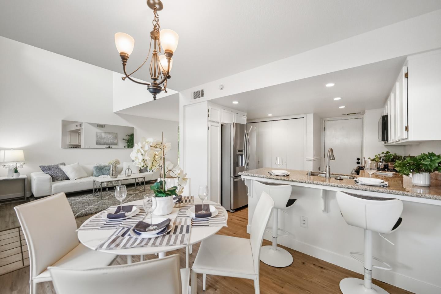 Detail Gallery Image 6 of 28 For 303 Garden Cmn, Livermore,  CA 94551 - 2 Beds | 2/1 Baths