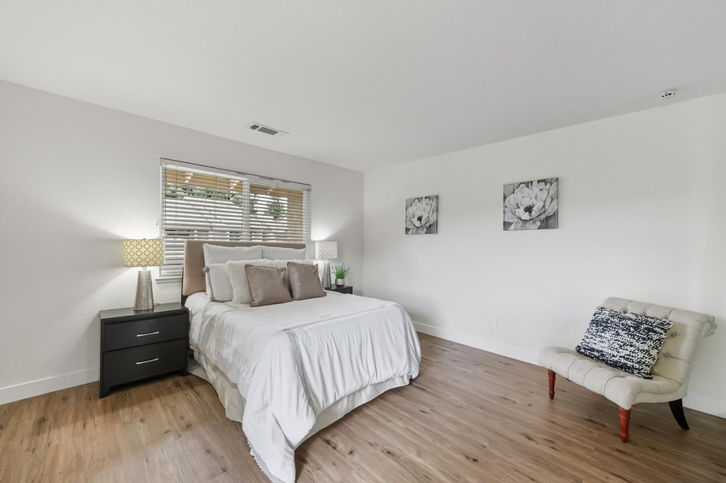 Detail Gallery Image 8 of 28 For 303 Garden Cmn, Livermore,  CA 94551 - 2 Beds | 2/1 Baths