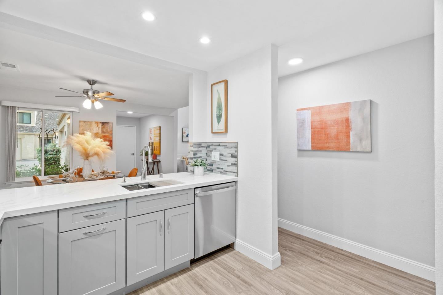 Detail Gallery Image 4 of 29 For 5555 Makati Cir, San Jose,  CA 95123 - 3 Beds | 2 Baths