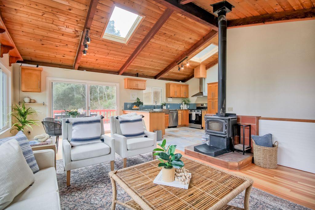 Detail Gallery Image 4 of 44 For 687 Calabasas Rd, Watsonville,  CA 95076 - 3 Beds | 2 Baths