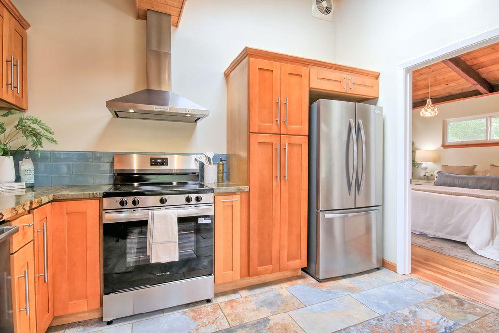 Detail Gallery Image 6 of 44 For 687 Calabasas Rd, Watsonville,  CA 95076 - 3 Beds | 2 Baths