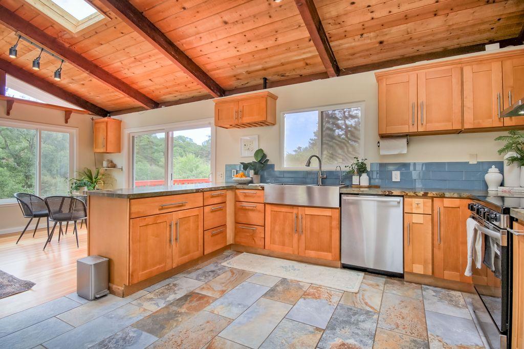 Detail Gallery Image 7 of 44 For 687 Calabasas Rd, Watsonville,  CA 95076 - 3 Beds | 2 Baths