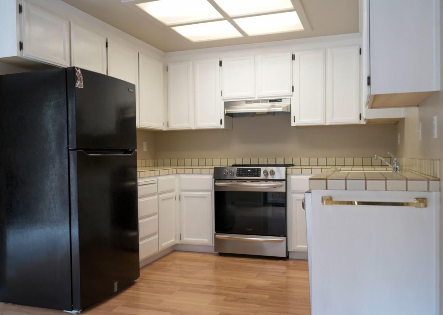 Detail Gallery Image 11 of 27 For 584 Valeri Ruth Ct, Santa Clara,  CA 95050 - 2 Beds | 2 Baths