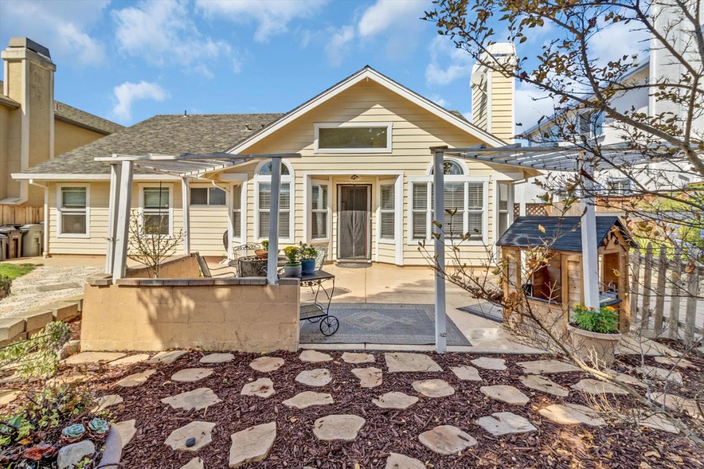 Detail Gallery Image 27 of 33 For 8 Bristol Cir, Salinas,  CA 93906 - 3 Beds | 2 Baths