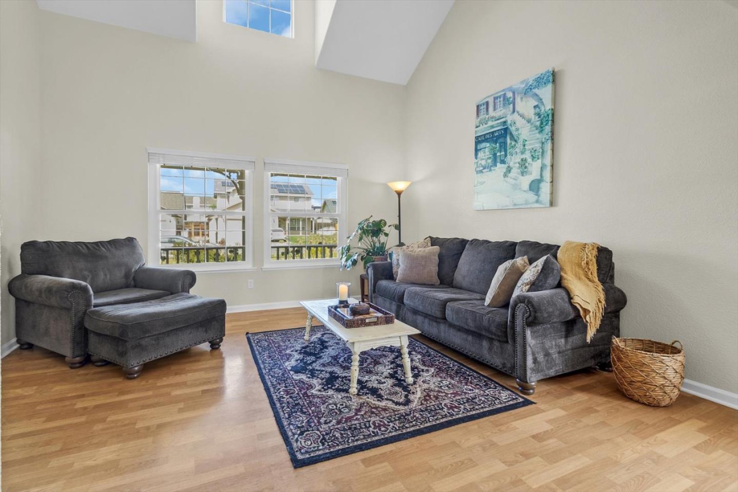 Detail Gallery Image 6 of 33 For 8 Bristol Cir, Salinas,  CA 93906 - 3 Beds | 2 Baths