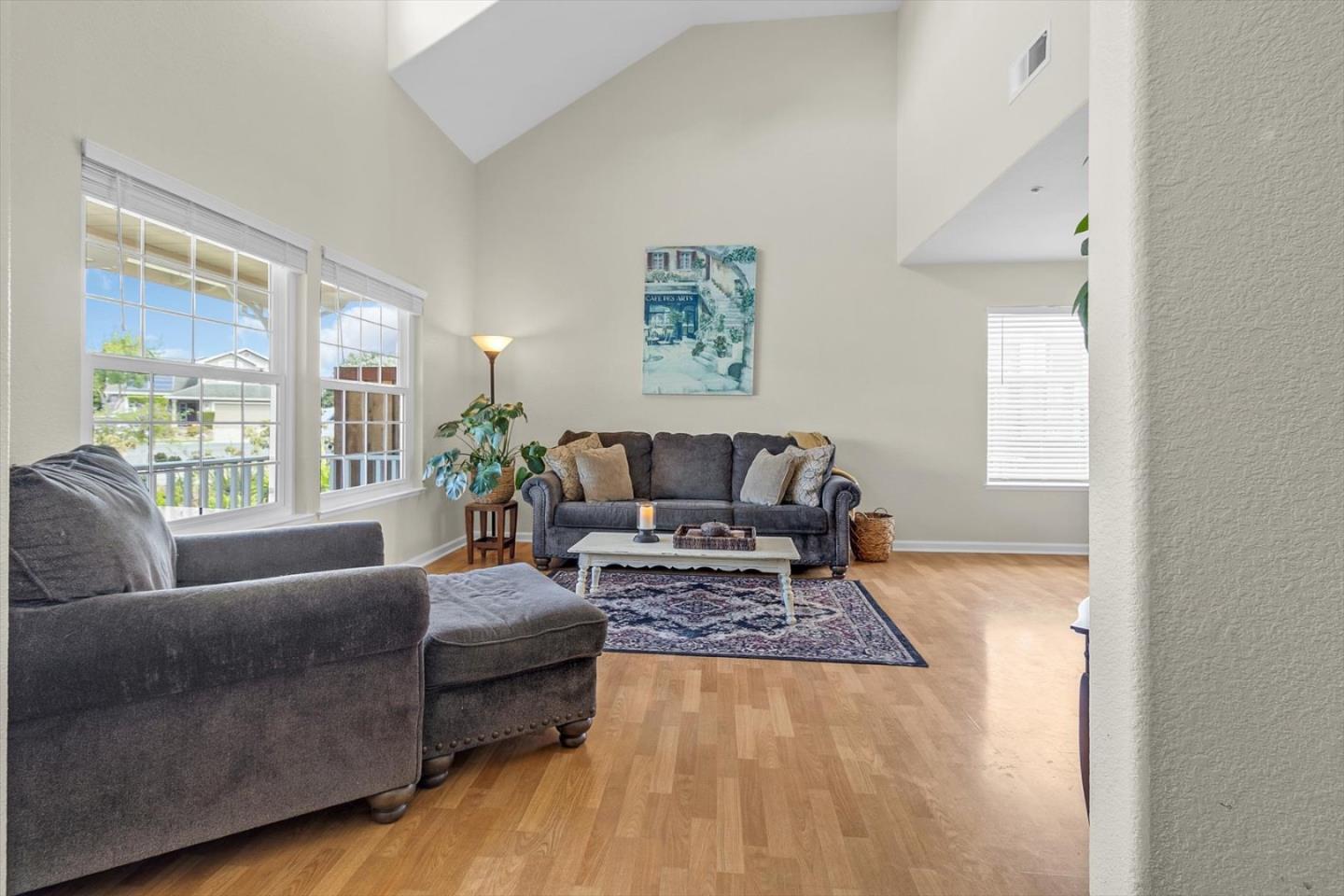 Detail Gallery Image 7 of 33 For 8 Bristol Cir, Salinas,  CA 93906 - 3 Beds | 2 Baths