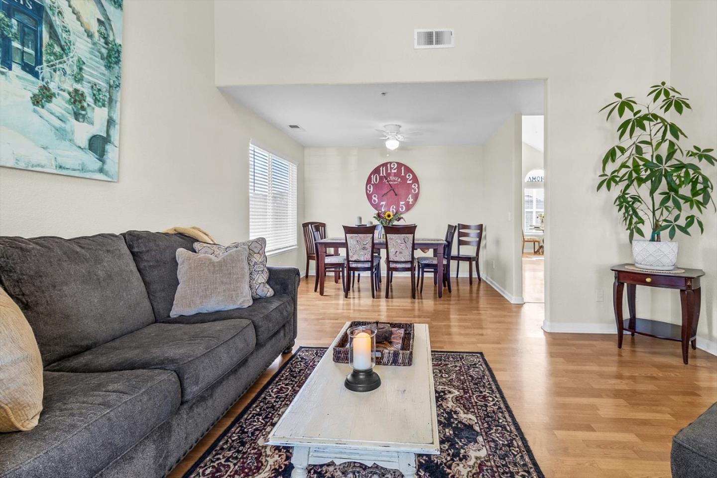 Detail Gallery Image 8 of 33 For 8 Bristol Cir, Salinas,  CA 93906 - 3 Beds | 2 Baths