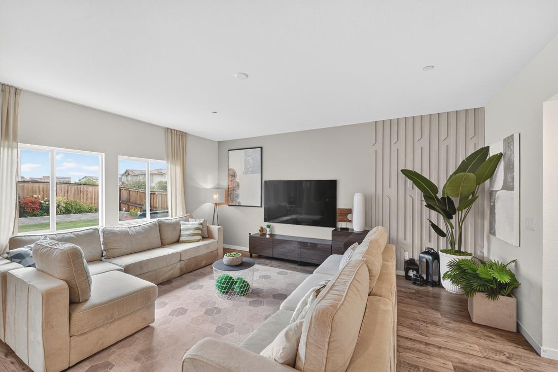 Detail Gallery Image 10 of 46 For 6707 Oakum Way, Stockton,  CA 95219 - 4 Beds | 2/1 Baths