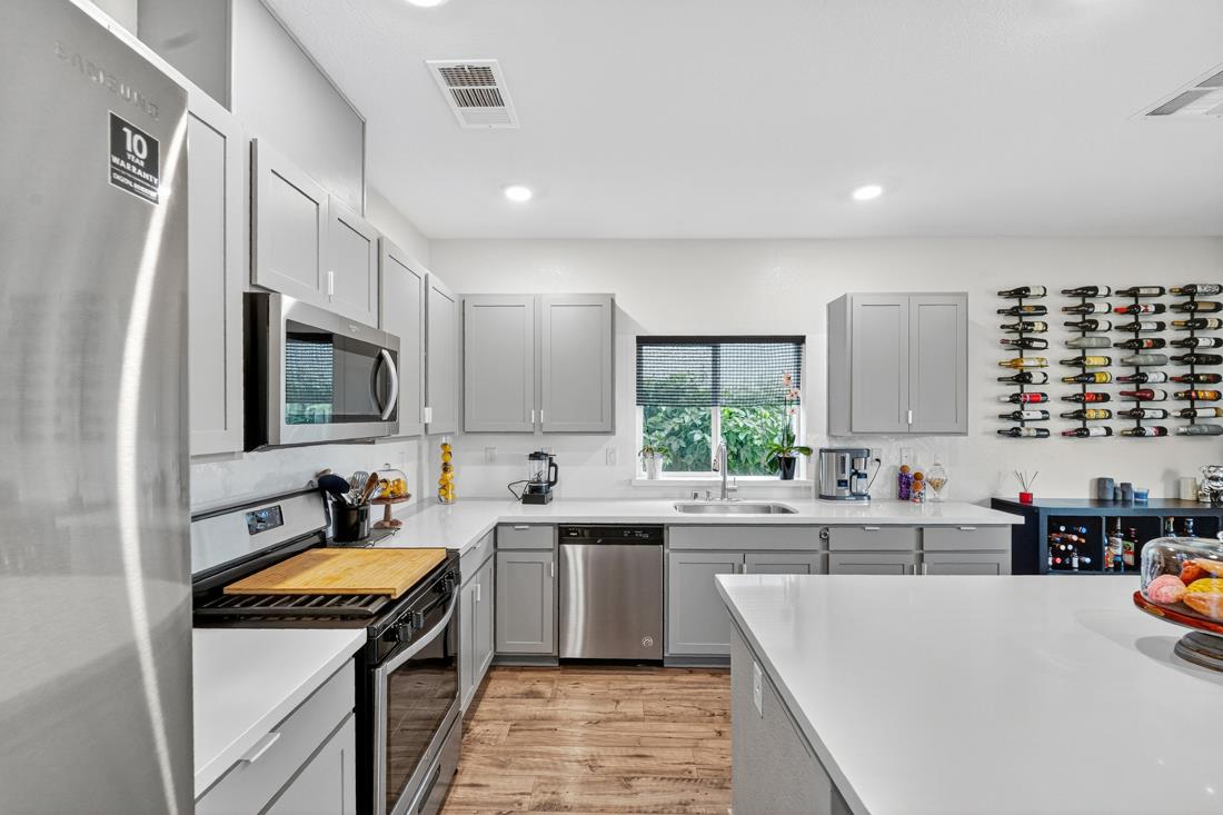 Detail Gallery Image 15 of 46 For 6707 Oakum Way, Stockton,  CA 95219 - 4 Beds | 2/1 Baths