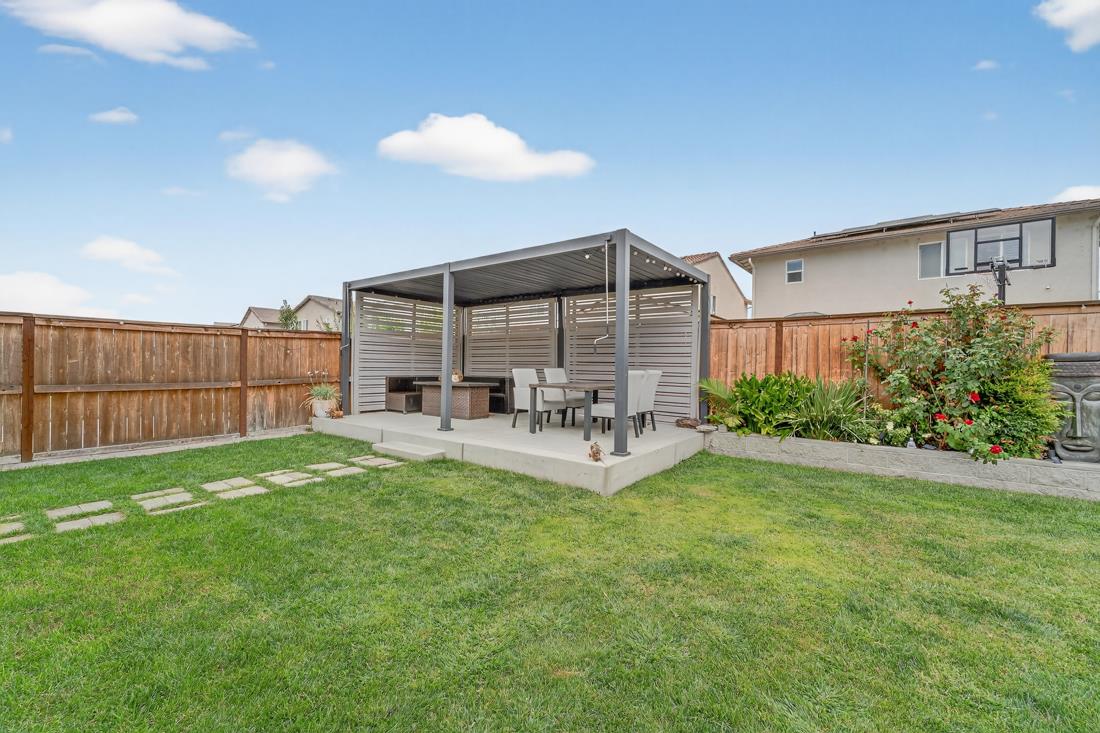 Detail Gallery Image 3 of 46 For 6707 Oakum Way, Stockton,  CA 95219 - 4 Beds | 2/1 Baths